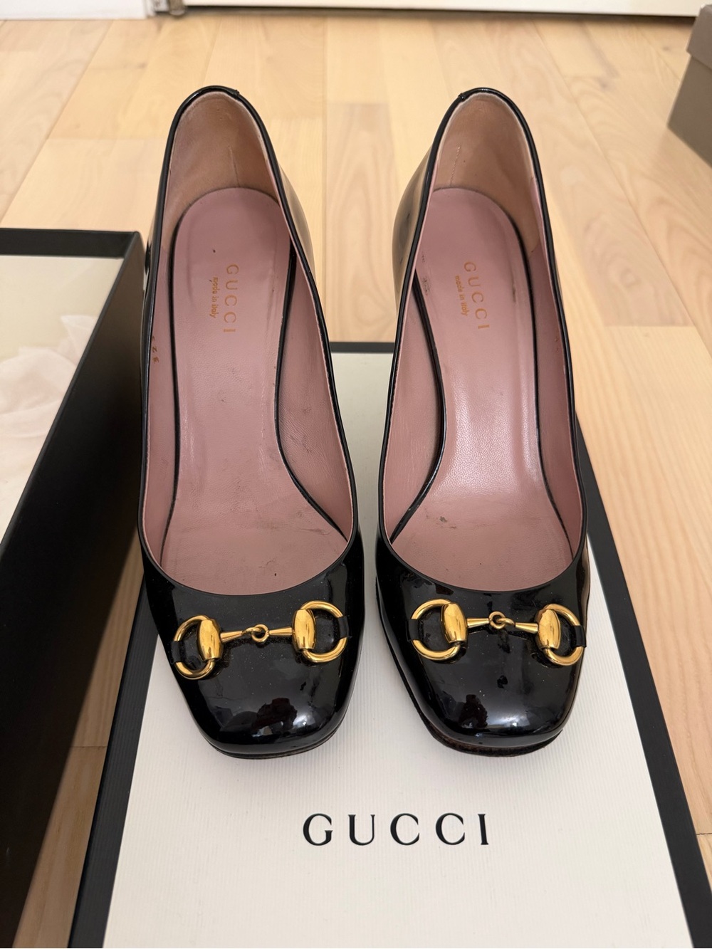 Gucci Black Patent Leather Pumps with Gold Horsebit